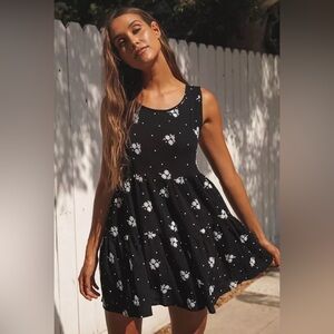 Lulu’s Looking So cute Black Babydoll Dress Size XS Floral Print